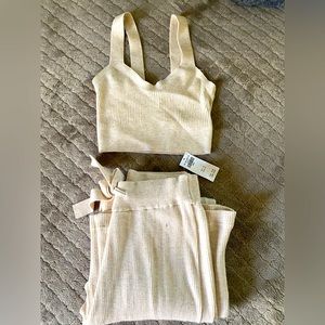 Gilly Hicks 2 piece lounge set ✨